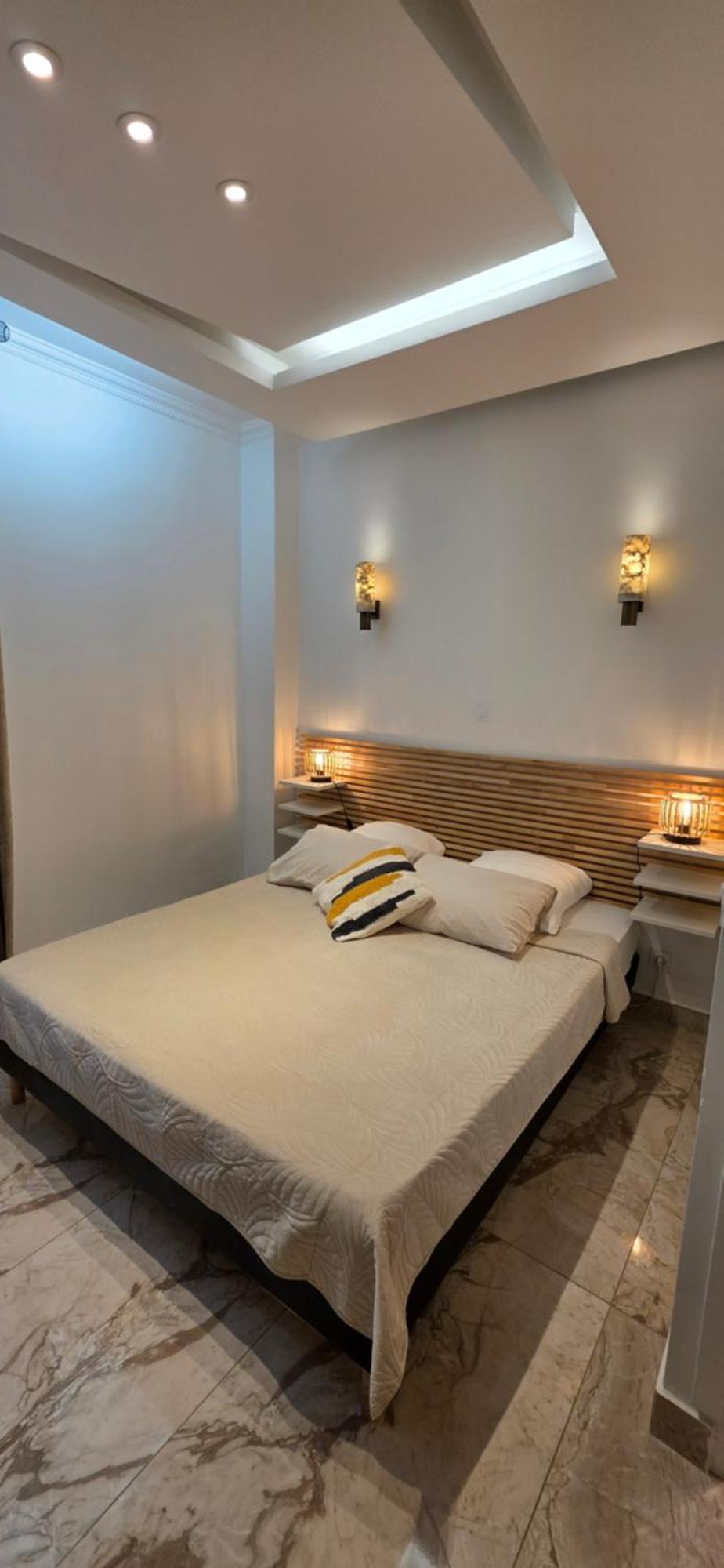 Camelia Prestige - Place De La Nation Hotel